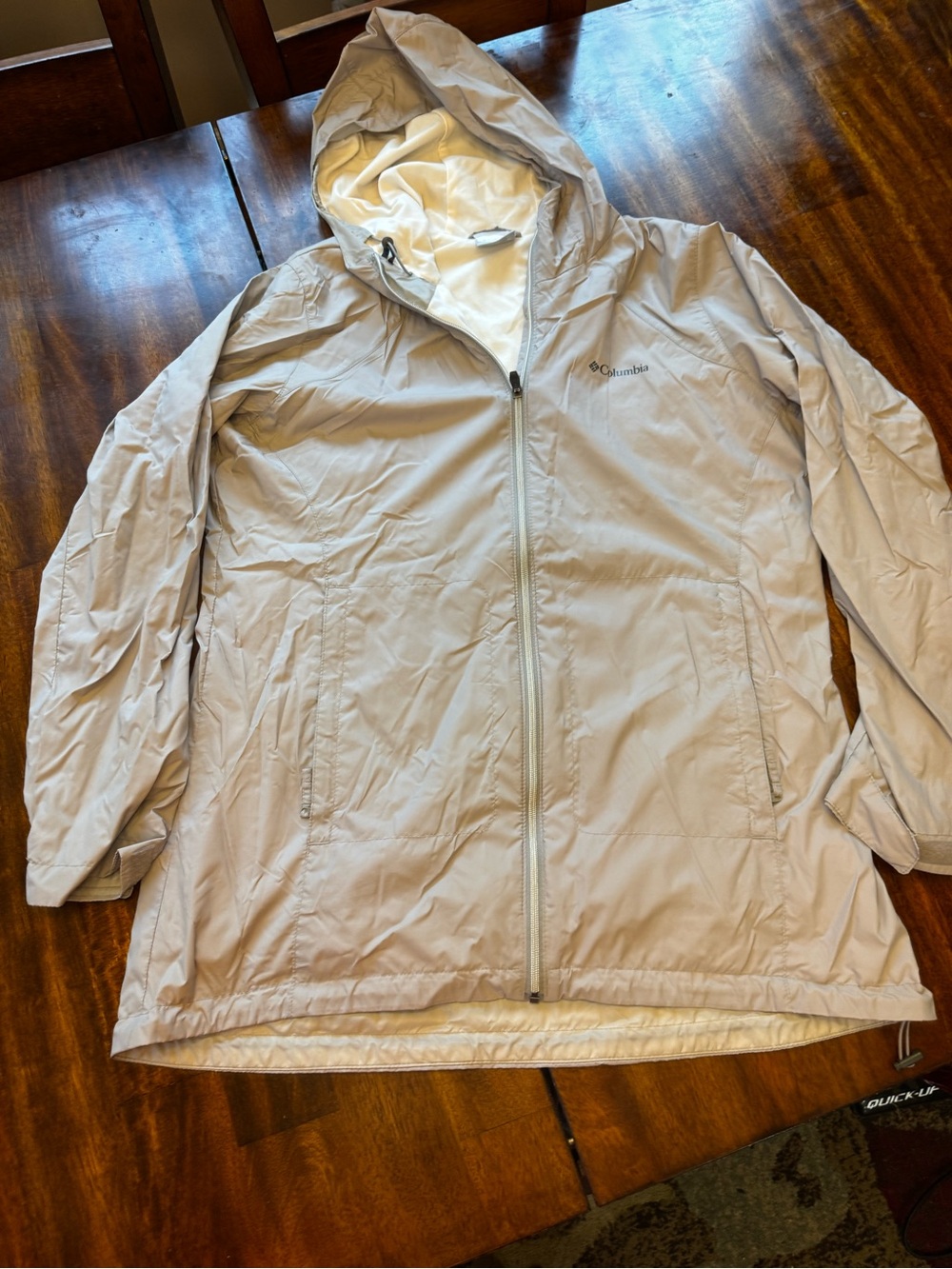 Columbia Women’s Light Gray Packable Hooded Raincoat full Zip XL